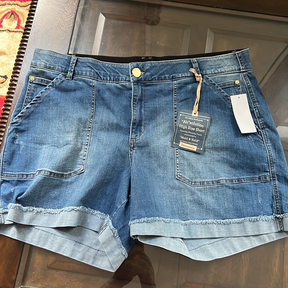 Democracy Ab"solution® High Rise Vintage Blue Denim Plus Shorts. - Picture 5 of 12